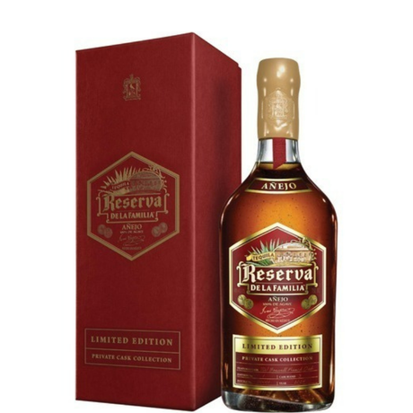 Flasche JOSE CUERVO RESERVA DE LA FAMILIA Tequila Exclusive Cask