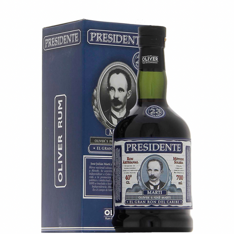 Flasche Presidente Rum 23 Jahre